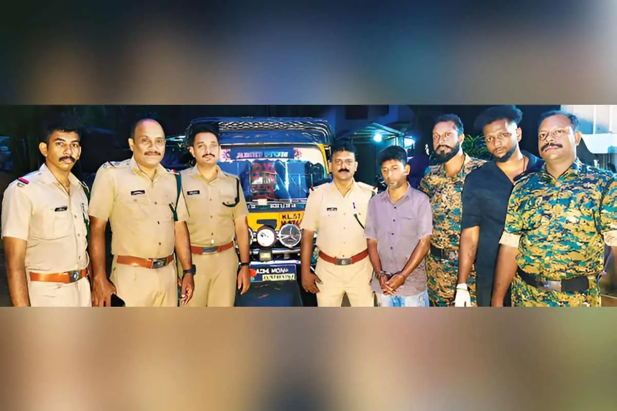 വേട്ടയാടി മലമാനുകളെ കൊന്ന കേസിൽ അബ്ദുൽ സമദിനെ വനപാലകർ അറസ്റ്റുചെയ്തപ്പോൾ