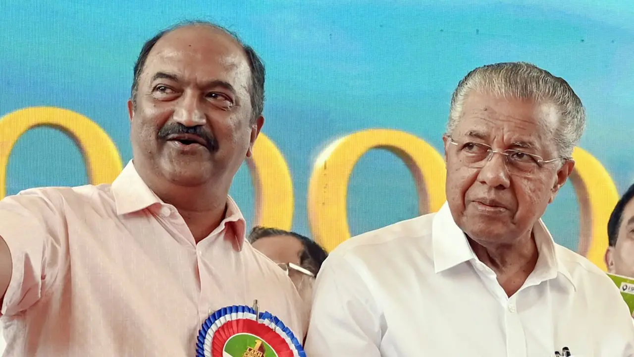 ധനമന്ത്രി കെ.എൻ. ബാലഗോപാൽ മുഖ്യമന്ത്രി പിണറായി വിജയനൊപ്പം | Photo: PTI
