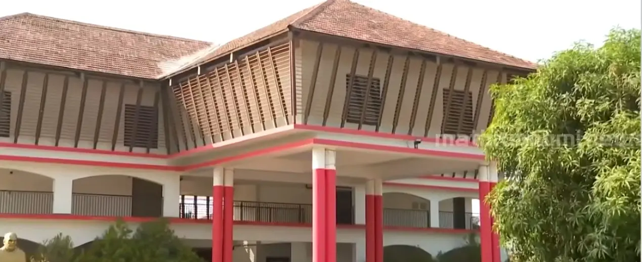 ശ്രീനാരായണ ഗുരു സാംസ്കാരിക സമുച്ചയം | Photo Mathrubhumi News Screengrab