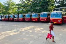 തിരുവനന്തപുരം സിവിൽസ്റ്റേഷനിലെ പഞ്ചിങ് ക്രമക്കേട്: ബസുകൾ നേരത്തെ പുറപ്പെടരുതെന്ന നിർദേശവുമായി കളക്ടർ