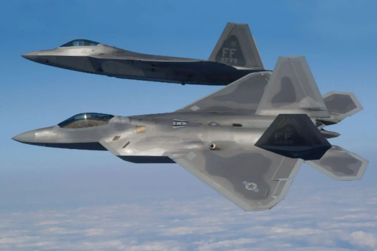 F22 Raptor jets