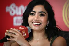 ‘രശ്മികയുടെ രൂപം ബോളിവുഡ് പ്രേക്ഷർക്കിഷ്ടമാവില്ല, ഐശ്വര്യയേയും മാധുരിയേയും കണ്ടവർ സ്വീകരിക്കില്ല’