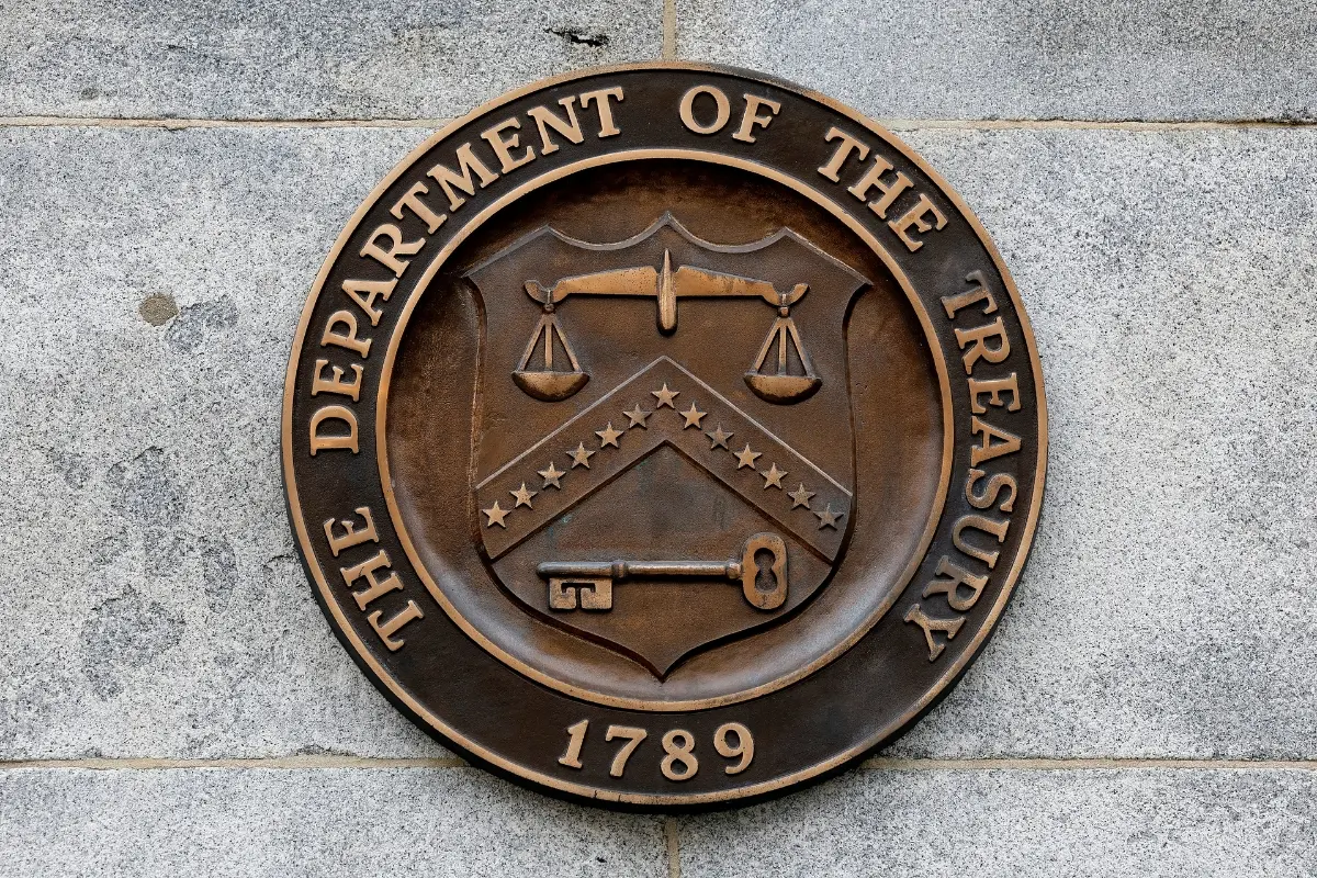 A seal on the exterior of the U.S. Department of Treasury building | Photo: Chip Somodevilla/Getty Images