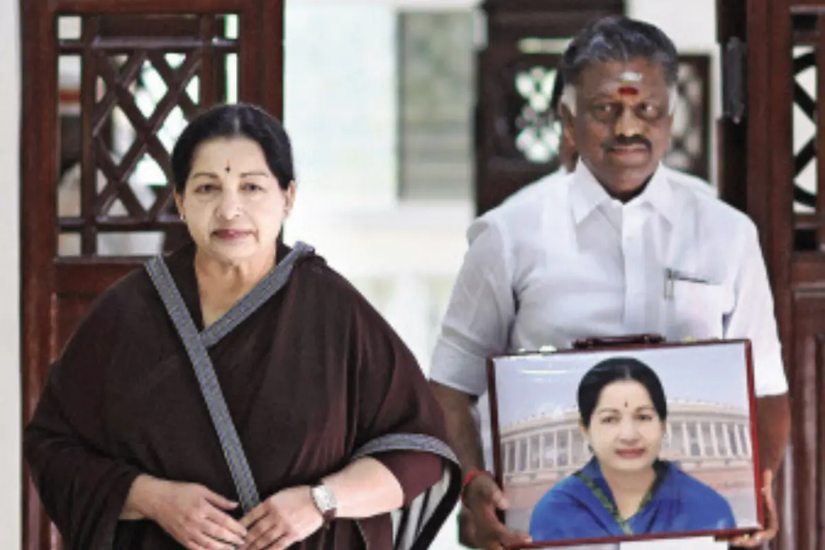 O. Panneerselvam with Jayalalitha in 2014