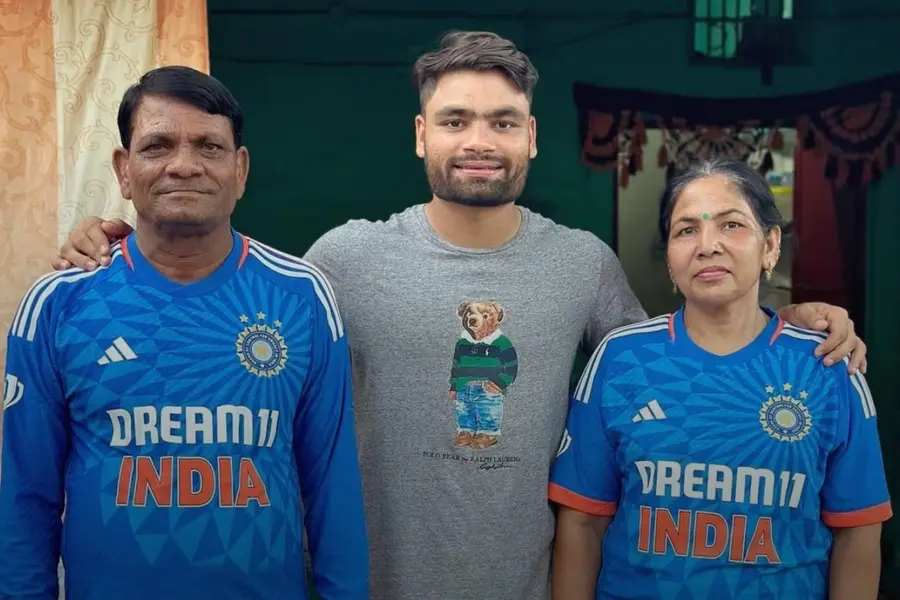 മകൻ ലോകമറിയുന്ന ക്രിക്കറ്റർ, എന്നിട്ടും ഗ്യാസ് സിലിണ്ടർ ചുമന്ന അച്ഛൻ, റിങ്കുവിന് നഷ്ടമായ തണൽ