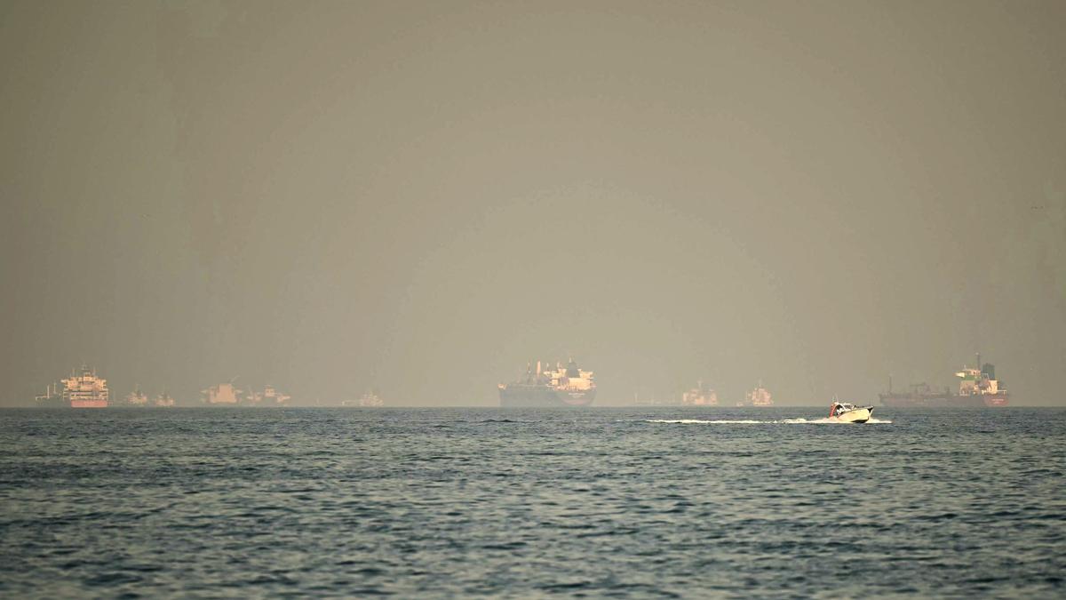 Why did Iran stop Pakistani ships from entering the Strait of Hormuz?