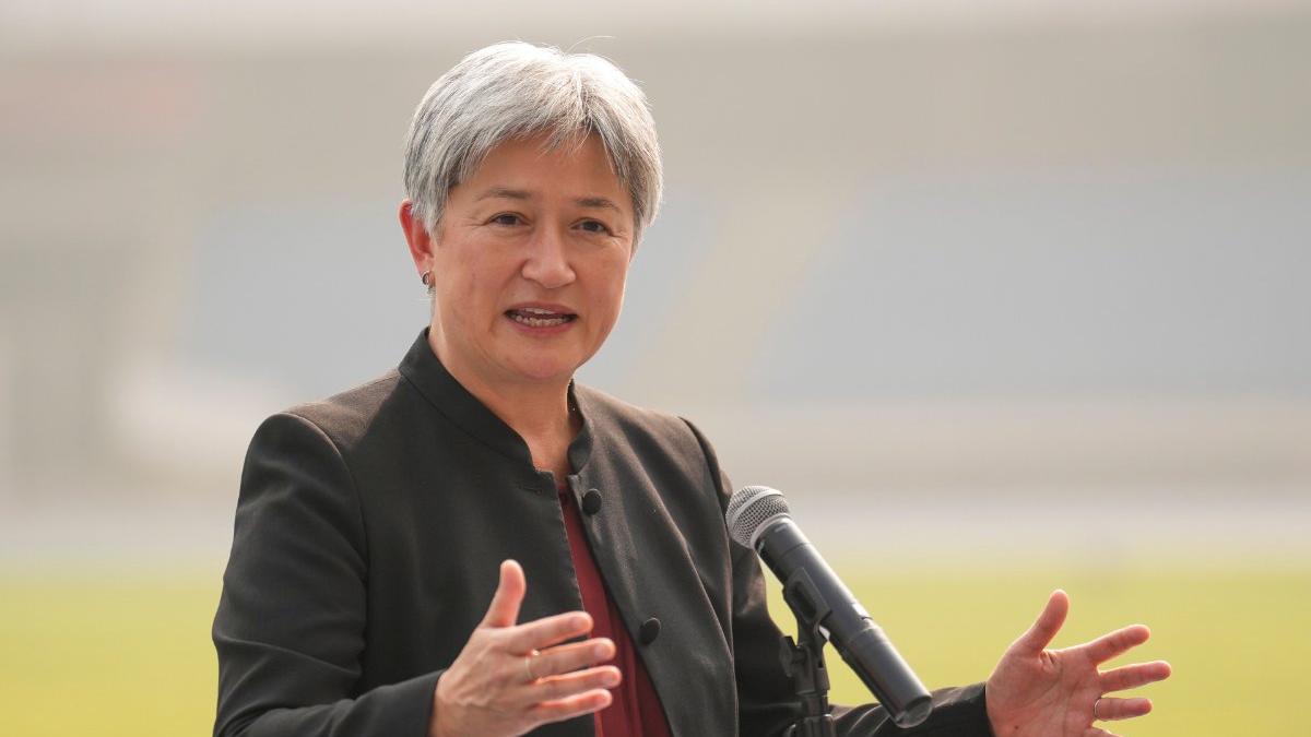 Australian FM weighs next steps as 115,000 citizens remain in Middle East