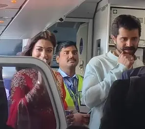 Actors Rashmika Mandanna and Vijay Deverakonda boarding the flight