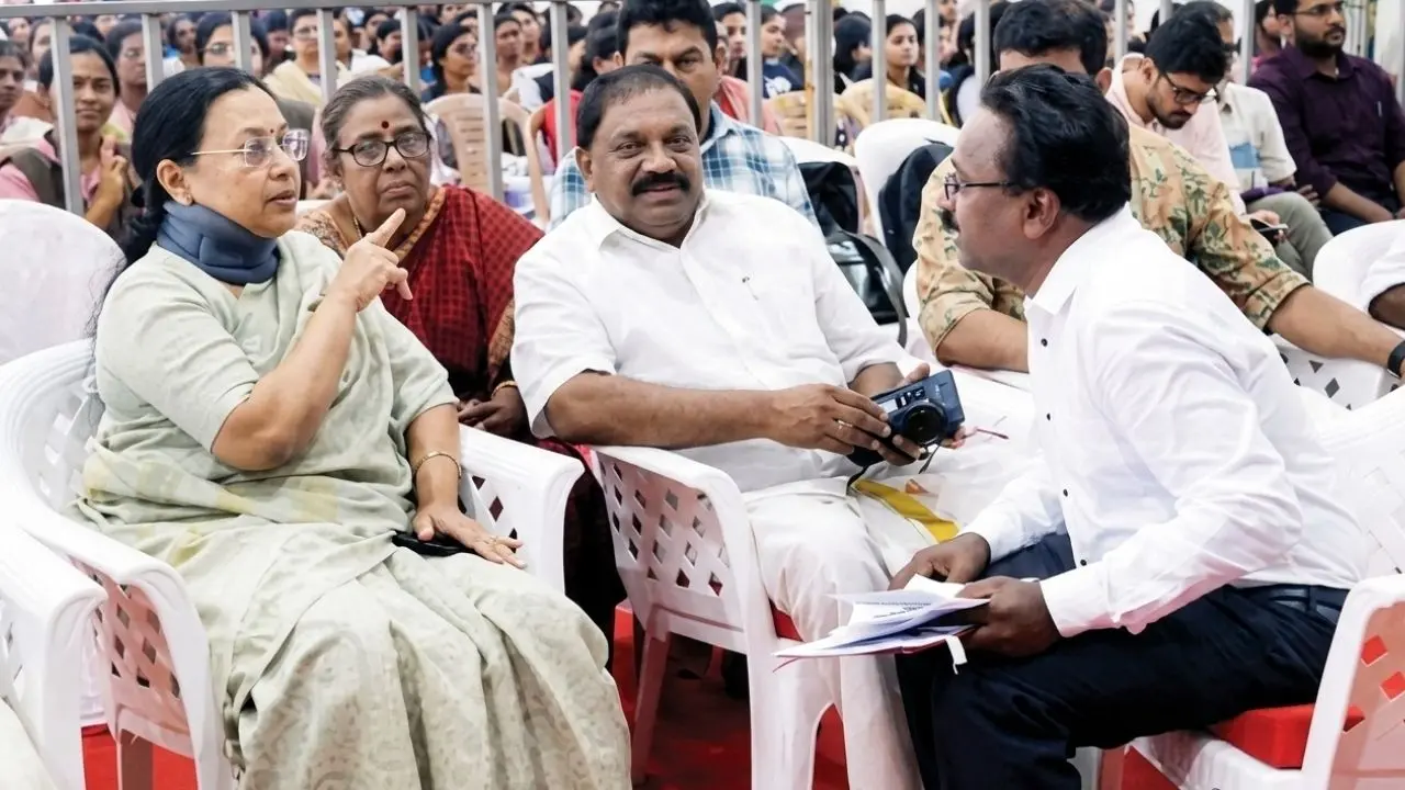 After inaugurating the Health Department seminar in Pathanamthitta, Minister Veena George is seen interacting with the organisers in the audience. This was the first event she attended after being injured during the KSU protest in Kannur