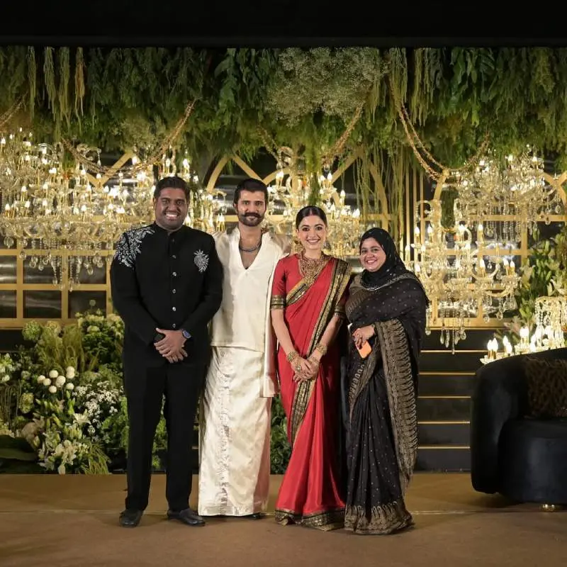 ഹിഷാം അബ്ദുല് വഹാബും ഭാര്യയും രശ്മിക മന്ദാനയ്ക്കും വിജയ് ദേവരകൊണ്ടയ്ക്കുമൊപ്പം | Photo: instagram/ hesham