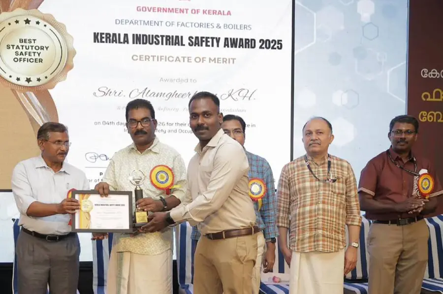 വ്യവസായ സുരക്ഷിതത്വ അവാർഡ്: ആലംഗീർ ഖാൻ മികച്ച സേഫ്റ്റി ഓഫീസർ