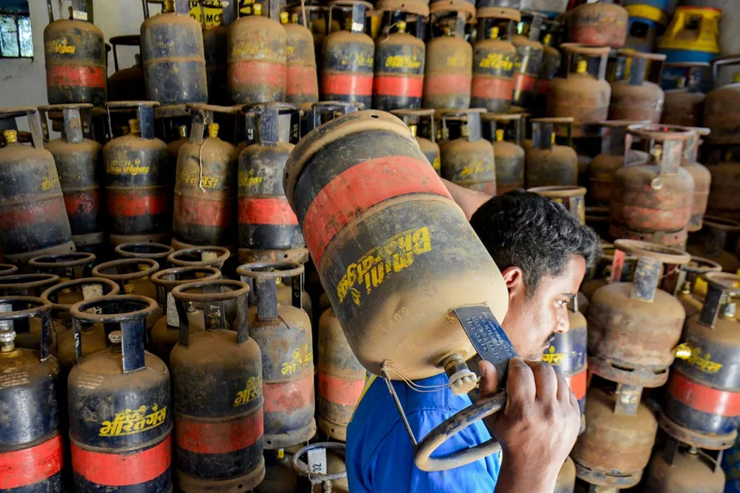 New LPG rates March 7: Domestic and commercial gas price hike | Mathrubhumi  English