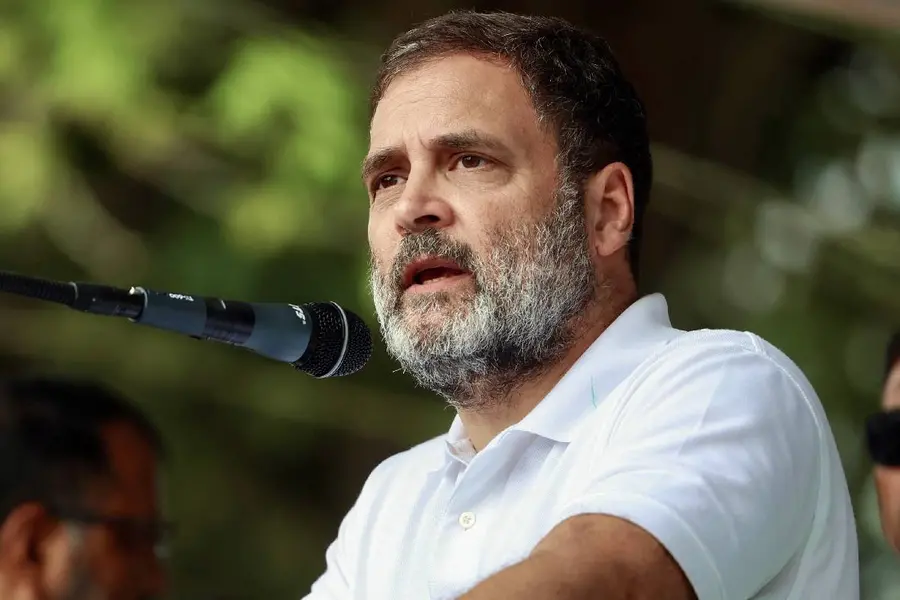 ക്ഷേമ പെൻഷൻ 3000 ആക്കും, സ്ത്രീകൾക്ക് സൗജന്യയാത്ര; വമ്പൻ പ്രഖ്യാപനങ്ങളുമായി യുഡിഎഫ്