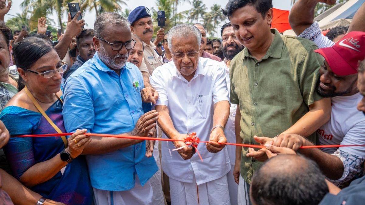 Pinarayi inaugurates Perumbalam Bridge in Alappuzha, dedicates it to island residents