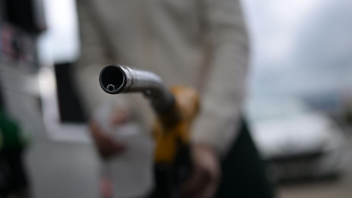 No immediate hike in petrol & diesel prices despite Brent crude crossing $100 per barrel: Reports