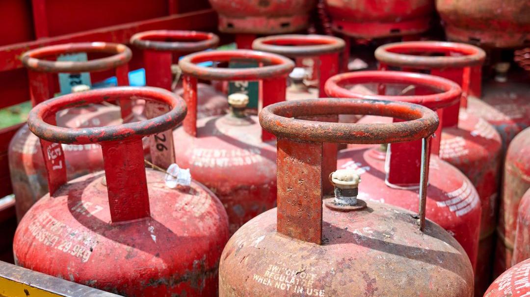 India imposes 25-day LPG booking limit; refineries ordered to maximise output amid West Asia crisis