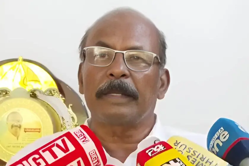 ‘മുകുന്ദനാണോ പാർട്ടിയെന്ന് ചോദിച്ചു, അല്ലെന്ന് തെളിയിക്കാൻ രാജിവെച്ചു’; CPI വിട്ട് സി.സി. മുകുന്ദൻ