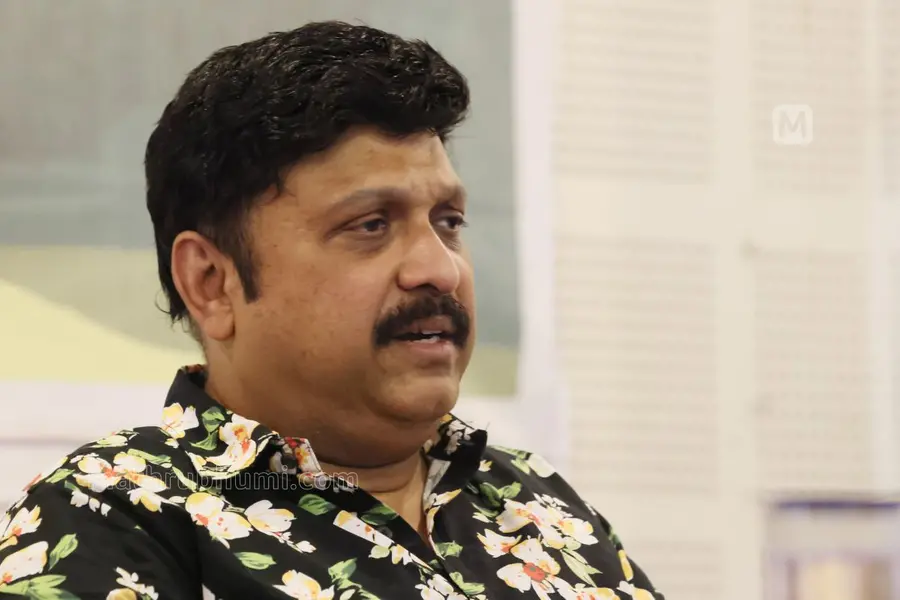 മന്ത്രിസഭായോഗം നിർണായകം, ഗണേഷ് തിരുവനന്തപുരത്തേക്ക്; രാജിവെപ്പിച്ച് മുഖംരക്ഷിക്കുമോ സർക്കാർ?