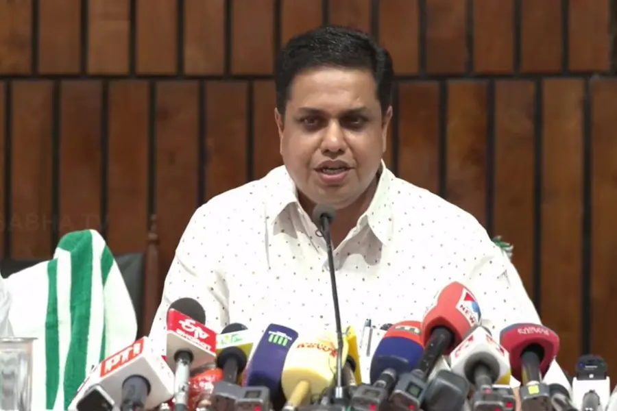 ഗണേഷ് കുമാർ വിവാദം കുടുംബപ്രശ്നം, അത് അവർതന്നെ പരിഹരിച്ചു-എ.എൻ ഷംസീർ