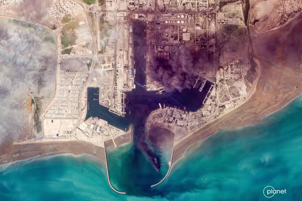Indian Ships Stranded in Strait of Hormuz: what is government doing |  Mathrubhumi English