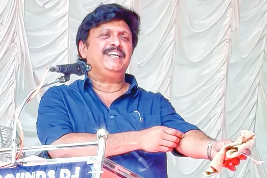 ആവശ്യമുള്ളവർക്ക് കൈമുറിച്ച് ചോര നൽകാം, രാജി ആരും പ്രതീക്ഷിക്കേണ്ടാ; വിശദീകരണവുമായി ഗണേഷ് കുമാർ