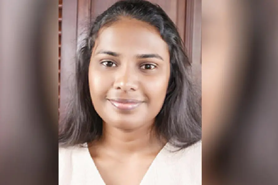 1200-ൽ 1200; എന്നിട്ടും മെഡിക്കലിന് പോയില്ല! ഒരു കോടിയുടെ സ്കോളർഷിപ്പുമായി ബിനുജ അയർലൻഡിലേക്ക്