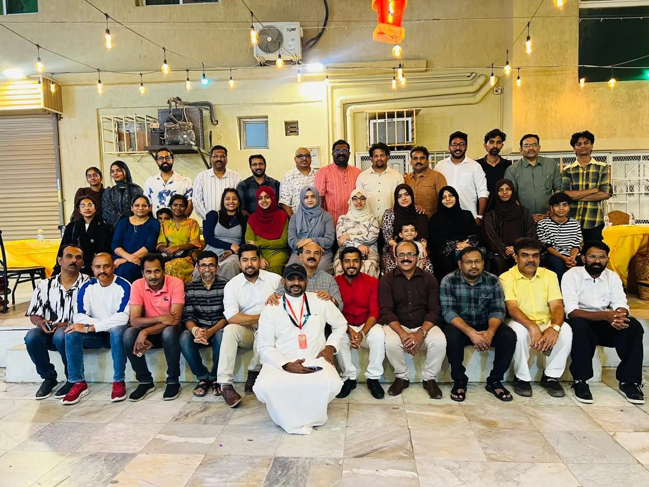 സൗദി കലാസംഘം ജിദ്ദയില് സംഘടിപ്പിച്ച ഇഫ്താര് സംഗമത്തില് പങ്കെടുത്തവര്.