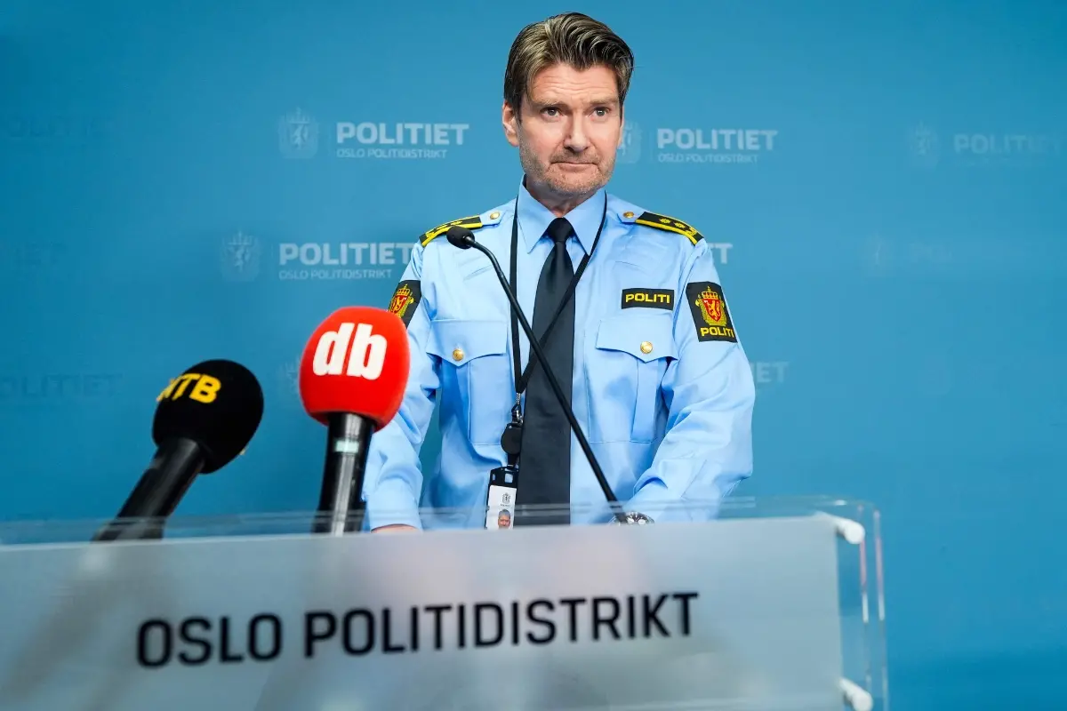 Police Attorney Christian Hatlo addresses a press briefing at the police station in Gronland about new developments in the investigation into the explosion at the US embassy in Oslo | Photo: AFP