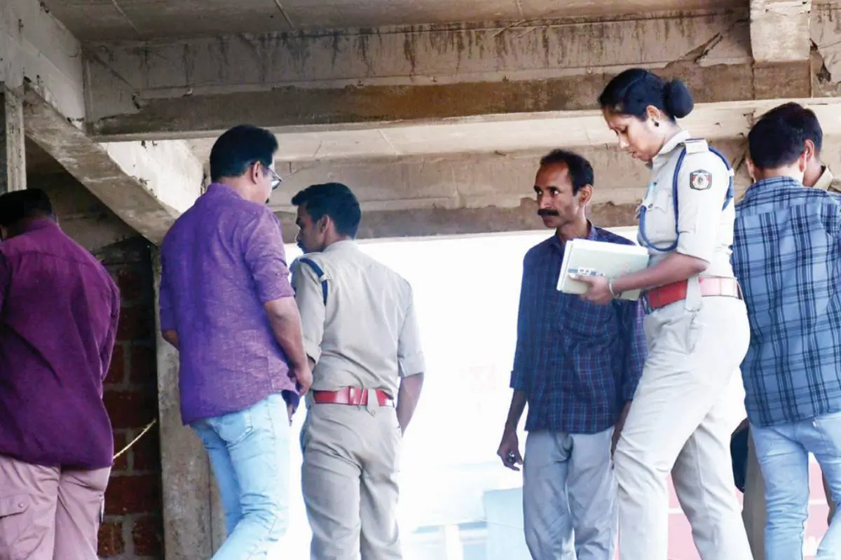 മൃതദേഹം കണ്ടെത്തിയ നുള്ളിപ്പാടിയിലെ കെട്ടിടത്തിൽ പോലീസ് നടത്തിയ പരിശോധന