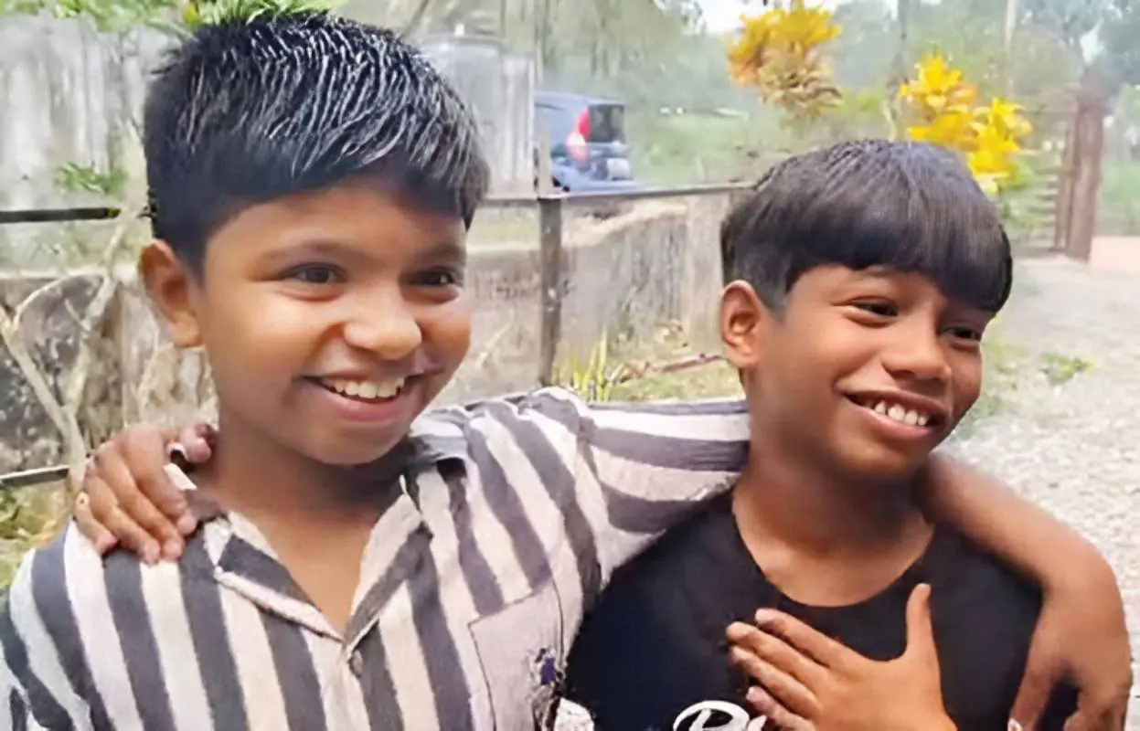 ക്രിസ് മാത്യു ജോസഫും (ഇടത്ത്) ദർശനും