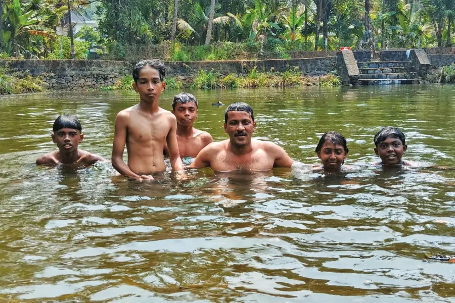 എ.എസ്.ഐ. ഐനിച്ചിറയെ കുളമാക്കി; നാട്ടുകാർക്ക് ഇനി നീന്തിത്തുടിക്കാം!