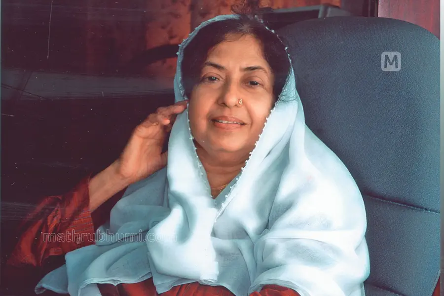 madhavikutt-writer