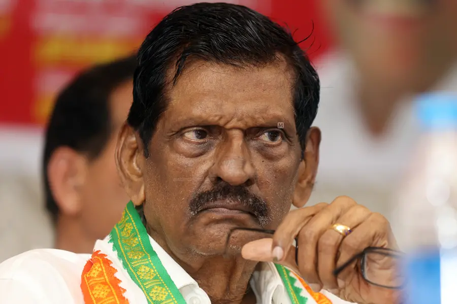 റോഷിയെ വീഴ്ത്തണമെങ്കിൽ അങ്ങനൊരു സ്ഥാനാർഥി വേണമെന്ന് കോൺഗ്രസ്; ഇടുക്കിസീറ്റിൽ കുഴഞ്ഞ് കേരളാകോൺഗ്രസ്