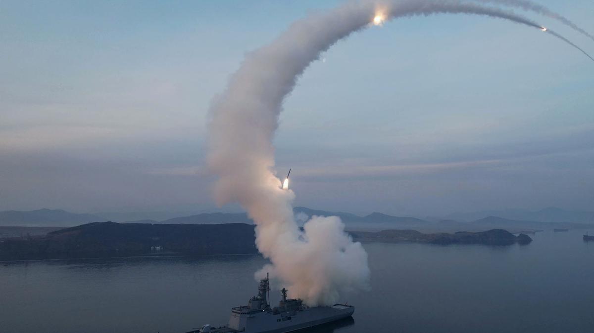 North Korea launches projectile into sea as US–South Korea drills continue