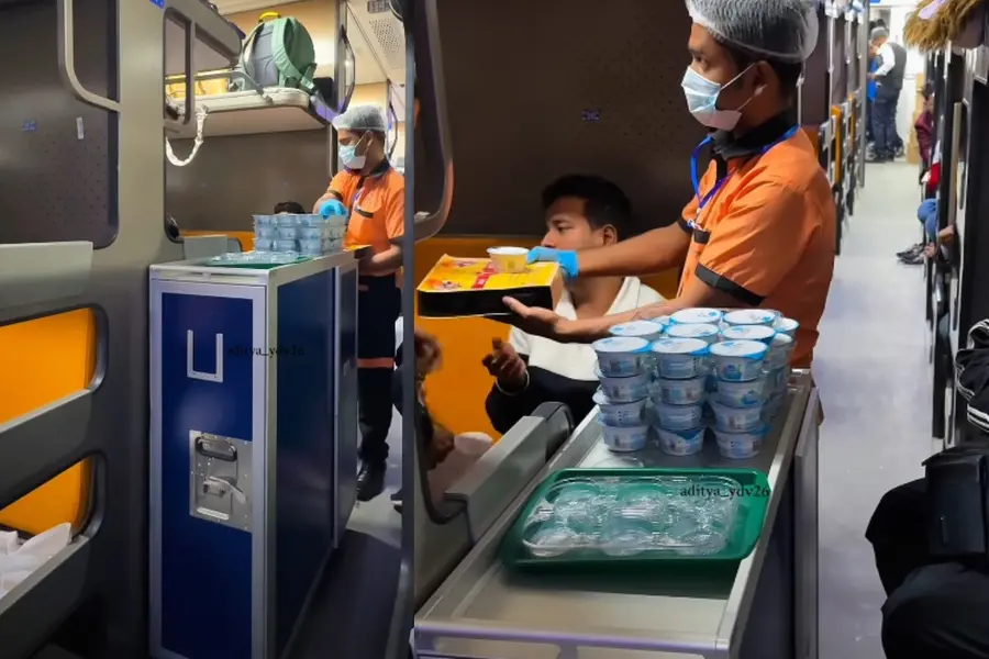 Vande-Bharat-Sleeper-Express-food