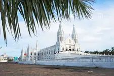 മനുഷ്യായുസ്സിലെ ദുഃഖങ്ങളും ആഗ്രഹങ്ങളും പേറി എത്തുന്ന ആശ്രിതരെ ചേർത്തുപിടിക്കുന്ന ആരോഗ്യമാതാവ്