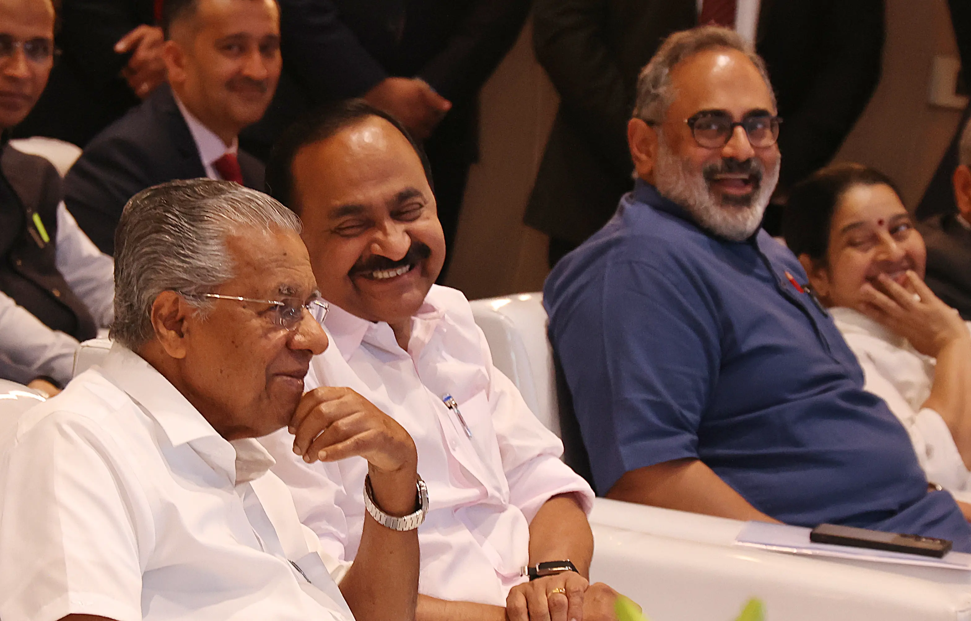 പിണറായി വിജയൻ, വി.ഡി. സതീശൻ, രാജീവ് ചന്ദ്രശേഖർ എന്നിവർ | Mathrubhumi