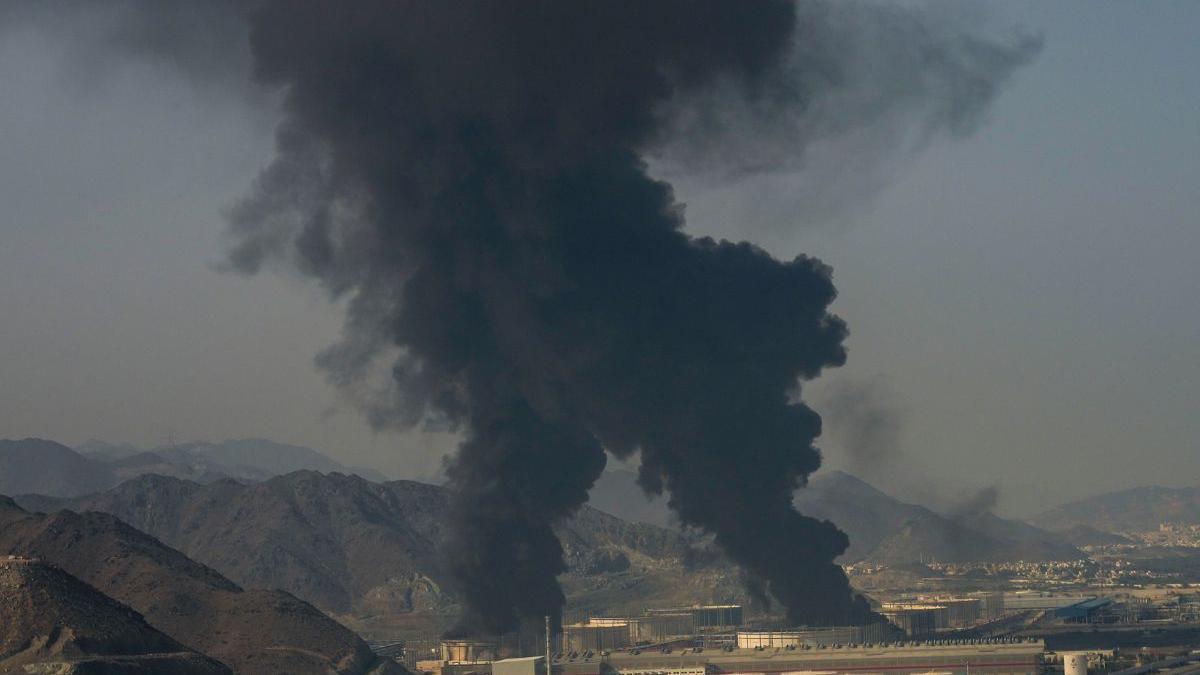 Indian tanker carrying over 80,000 tonnes of crude departs Fujairah safely after terminal attack