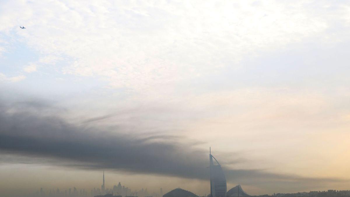 Gulf countries report new attacks after Iran warns major UAE ports to evacuate