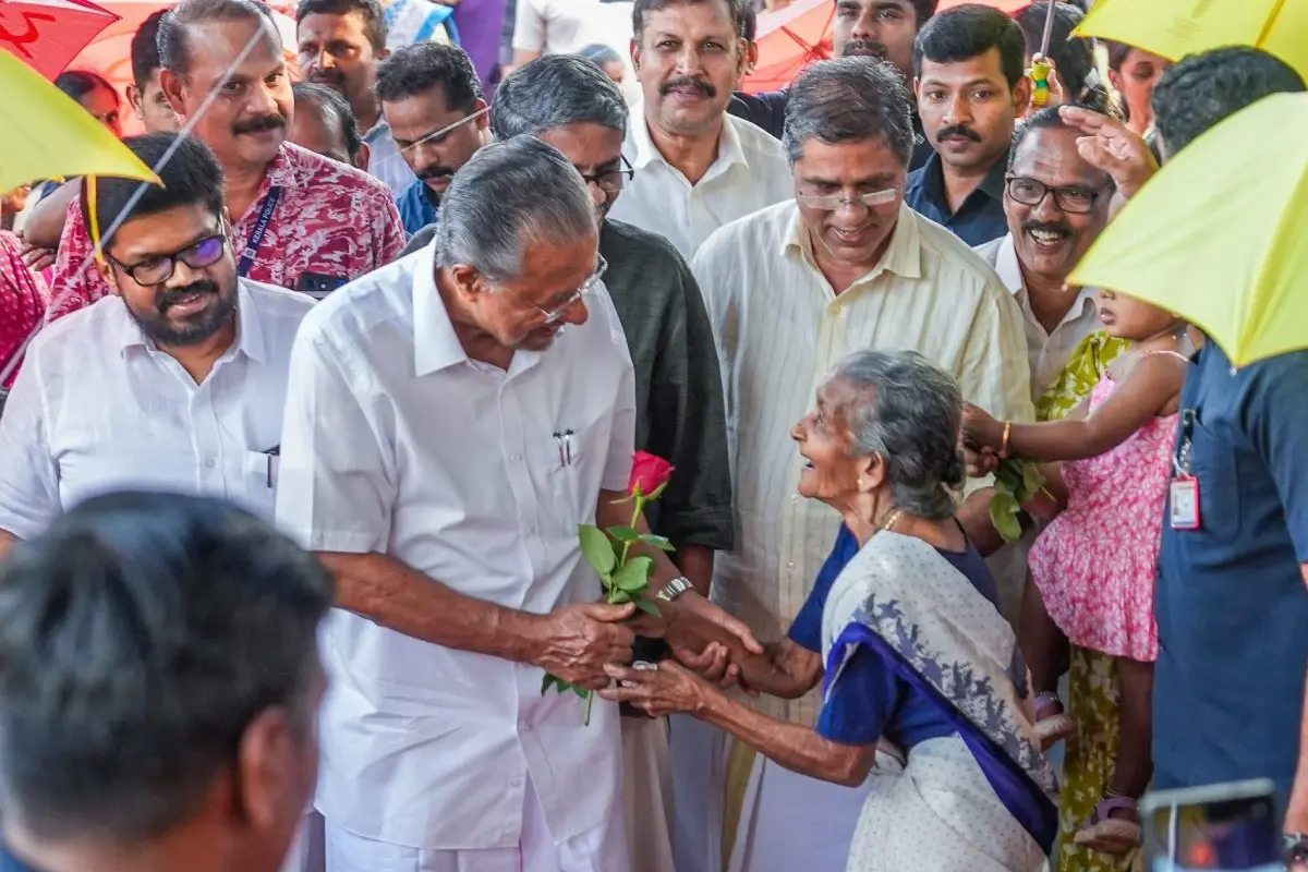 Photo: facebook.com/PinarayiVijayan
