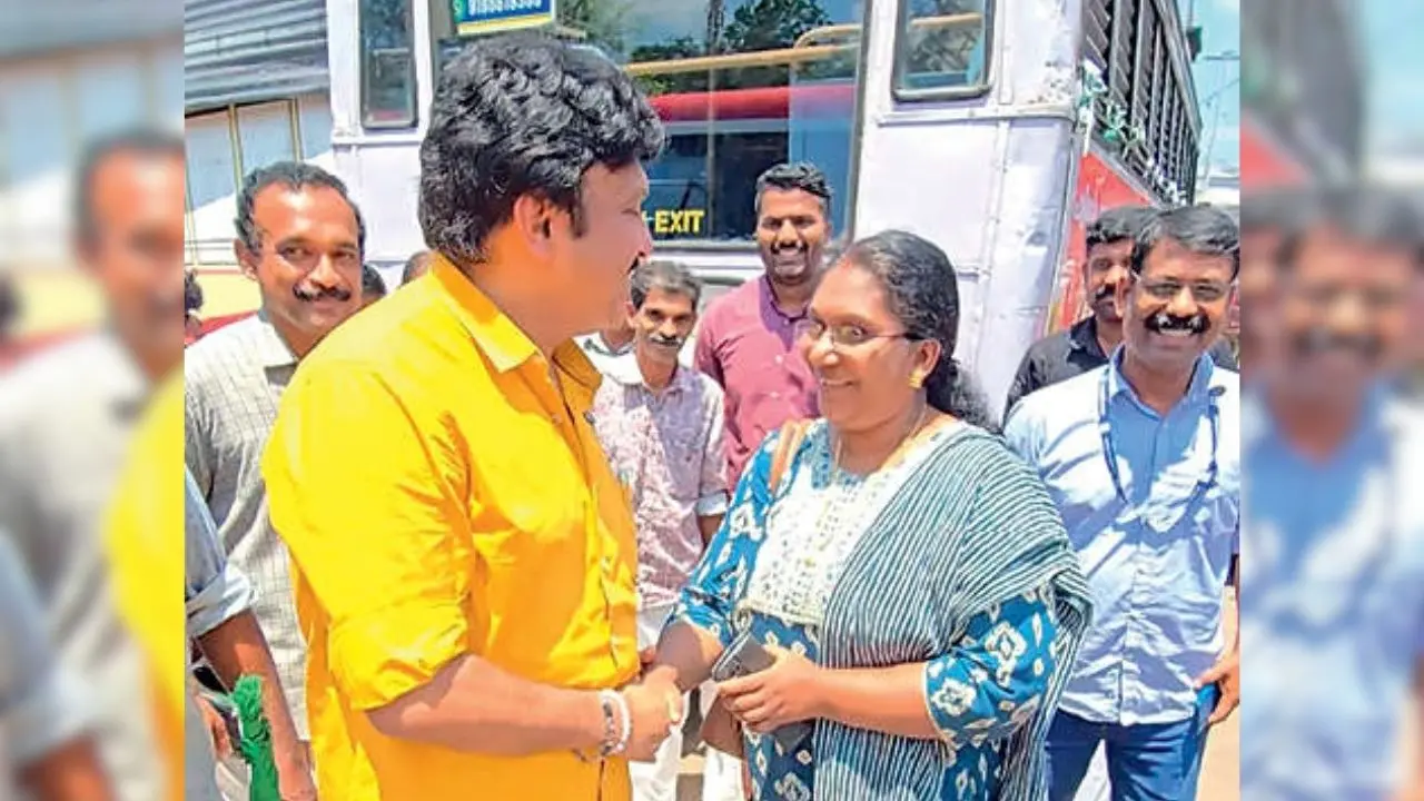 പത്തനാപുരം കെ.എസ്.ആർ.ടി.സി. ഡിപ്പോയിൽ എൽ.ഡി.എഫ്. സ്ഥാനാർഥി കെ.ബി. ഗണേഷ്കുമാർ തിരഞ്ഞെടുപ്പുപ്രചാരണത്തിൽ