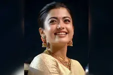'അന്ന് അവരെന്നെ ക്രൂരമായി ട്രോൾ ചെയ്തു'; രശ്മികയുടെ വാക്കുകൾക്ക് കൈയടിച്ച് വിജയ്‌യുടെ അമ്മ