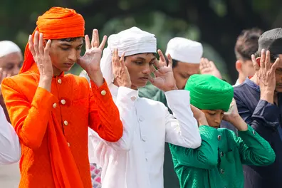 Eid-ul-Fitr 2026: Heartfelt Ramadan wishes to send today