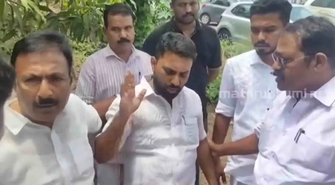 സഞ്ജയ് ഖാനെ അനുയയിപ്പിക്കാനുള്ള കോണ്‍ഗ്രസ് നേതാക്കളുടെ ശ്രമം