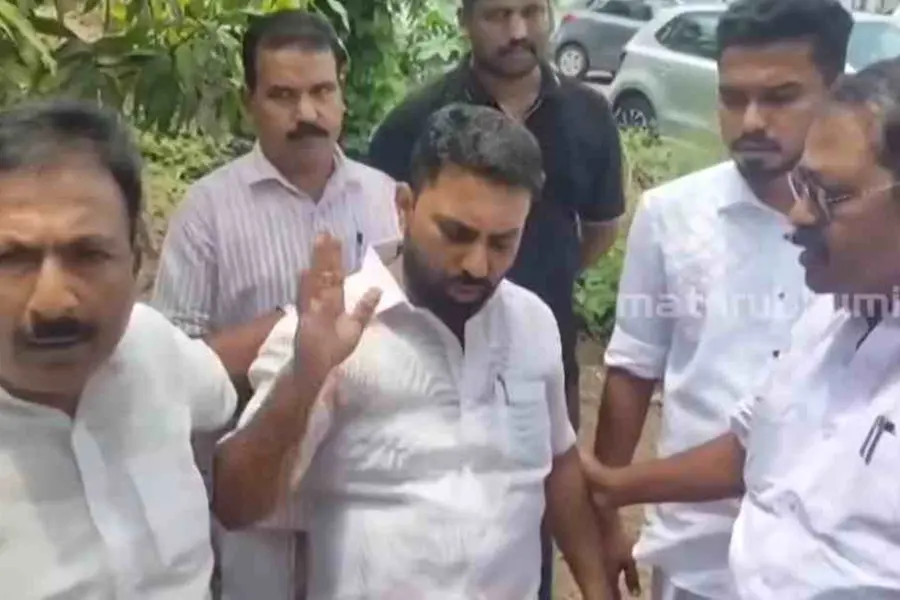 'അണ്ണാ ഇവിടെ ലീഗ് മത്സരിച്ചാൽ പിന്നെ പാർട്ടി ഉണ്ടാകില്ല'; പുനലൂരിൽ പുലിവാൽ പിടിച്ച് യുഡിഎഫ്
