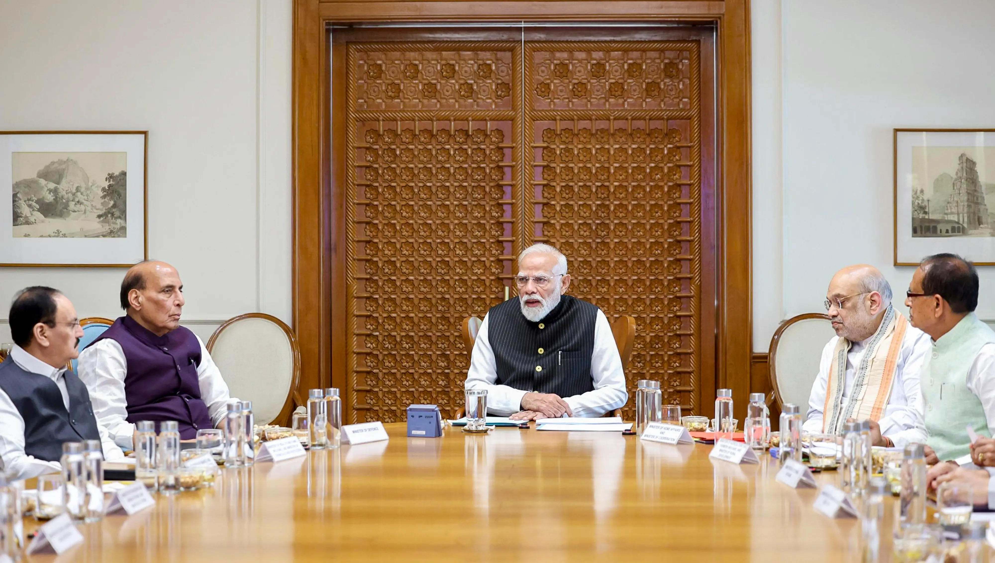 അടിയന്തര ഉന്നതതല യോഗത്തിൽ നിന്ന് | Photo: PTI