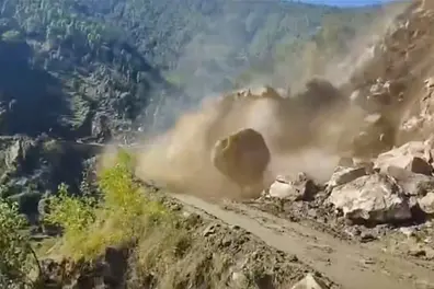 Massive landslide in Himachal's Mandi; nine houses evacuated