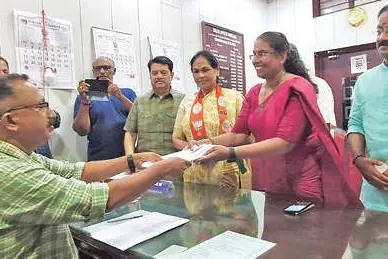 വർക്കലയിലെ എൻഡിഎ സ്ഥാനാർഥി സ്മിതയ്ക്കുവേണ്ടി പ്രചാരണത്തിനില്ലെന്ന് സിപിഎം നേതാവായ അച്ഛൻ