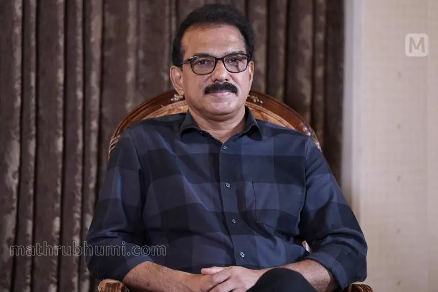 ‘റിപ്പോർട്ടർ ചാനൽ അടച്ചുപൂട്ടി ജനങ്ങളോട് മാപ്പ് പറയണം, ക്ലിയറൻസില്ലെങ്കിൽ രാജ്യത്തിന് തന്നെ അപകടം’