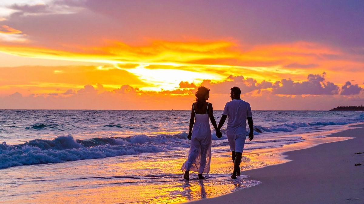 Are honeymoon plans falling apart due to flight disruptions?